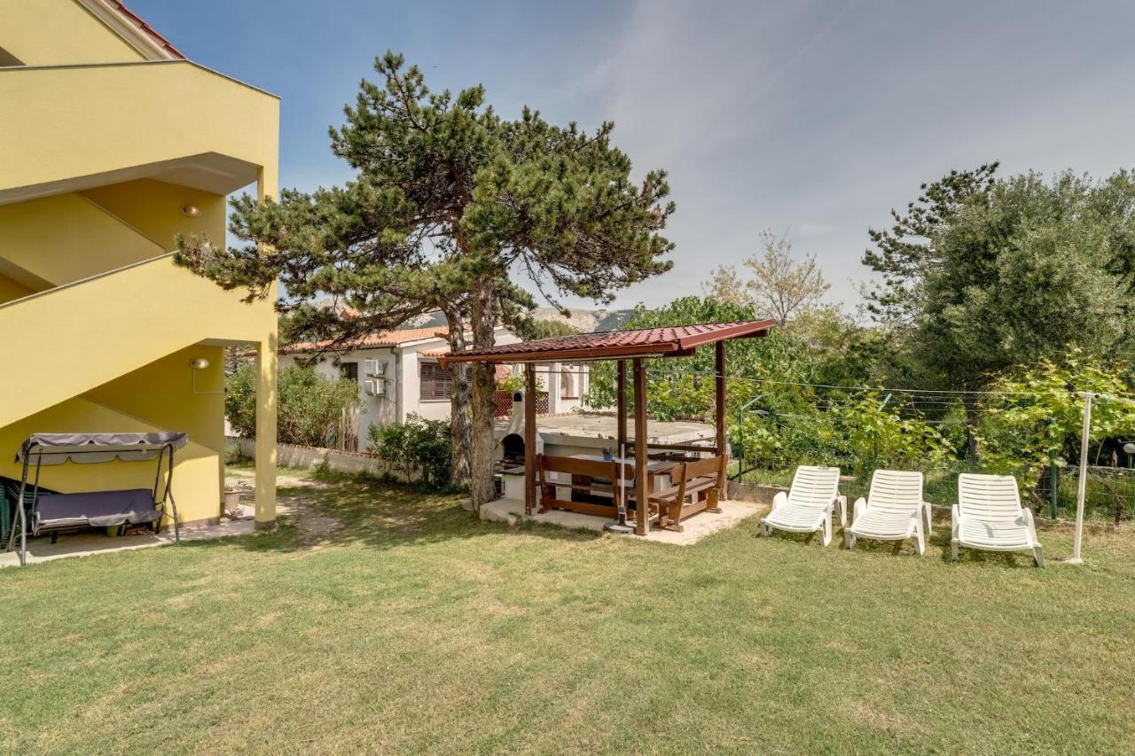 Apartments With A Parking Space Baska, Krk - 13907 외부 사진