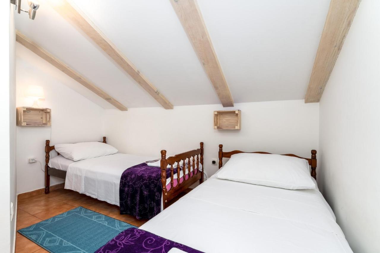 Apartments With A Parking Space Baska, Krk - 13907 외부 사진