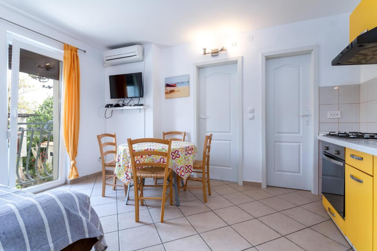 Apartments With A Parking Space Baska, Krk - 13907 외부 사진