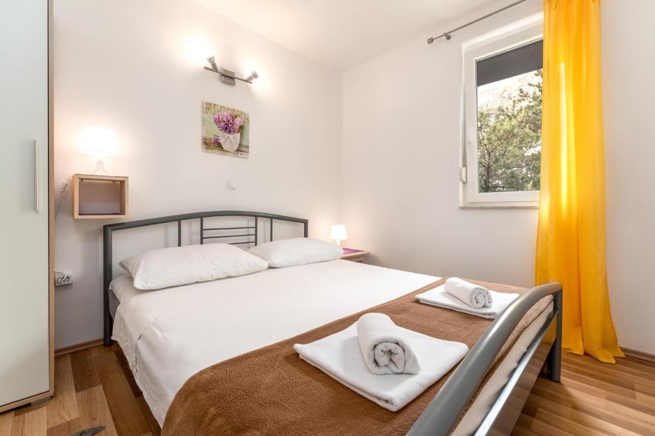 Apartments With A Parking Space Baska, Krk - 13907 외부 사진