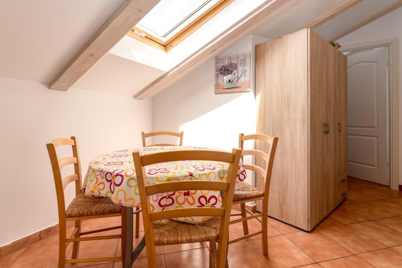 Apartments With A Parking Space Baska, Krk - 13907 외부 사진