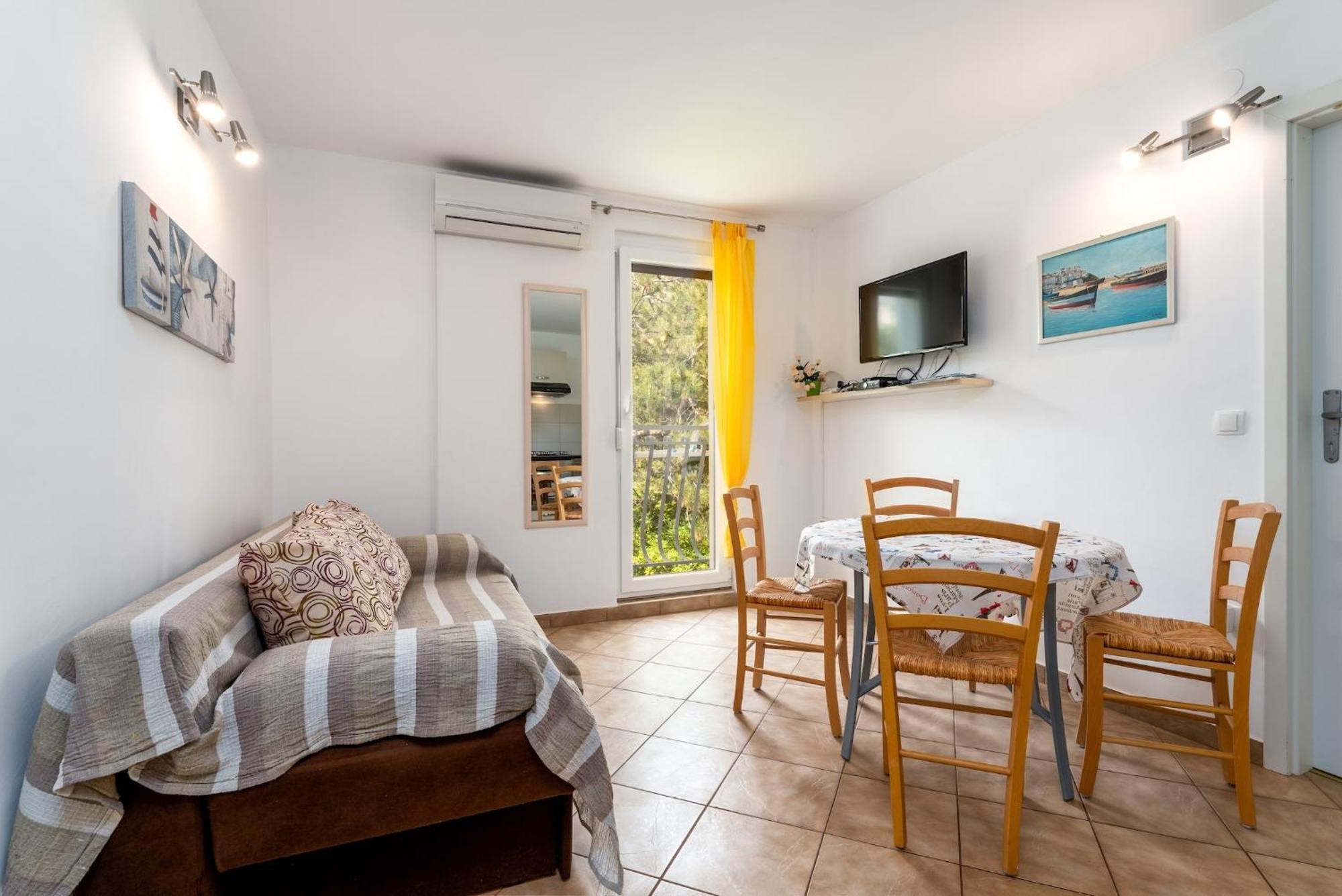 Apartments With A Parking Space Baska, Krk - 13907 객실 사진